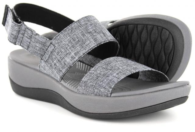 clarks cloudsteppers flip flops